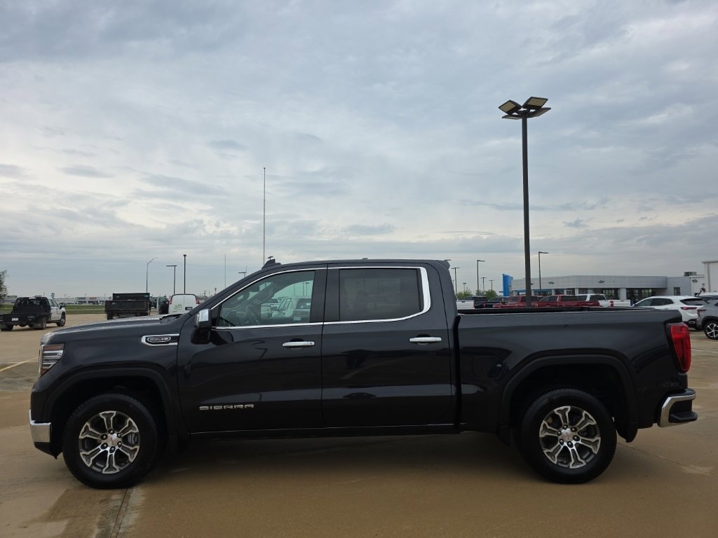 Used 2025 GMC Sierra 1500 SLT image 3