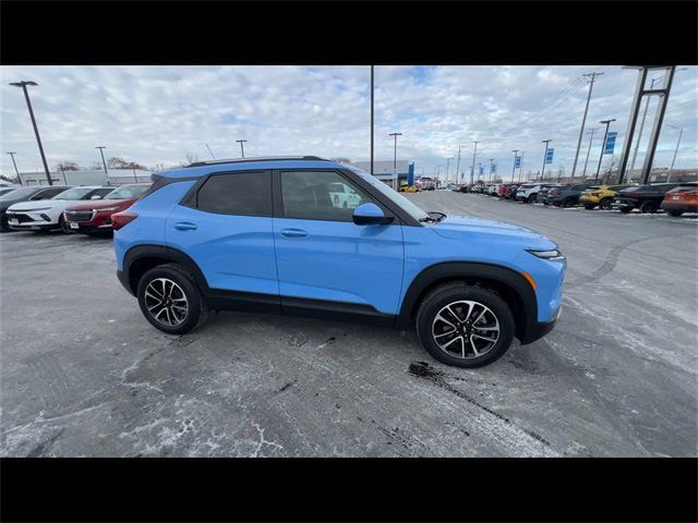 Used 2024 Chevrolet TrailBlazer LT w/ LT Cold Weather Package image 9