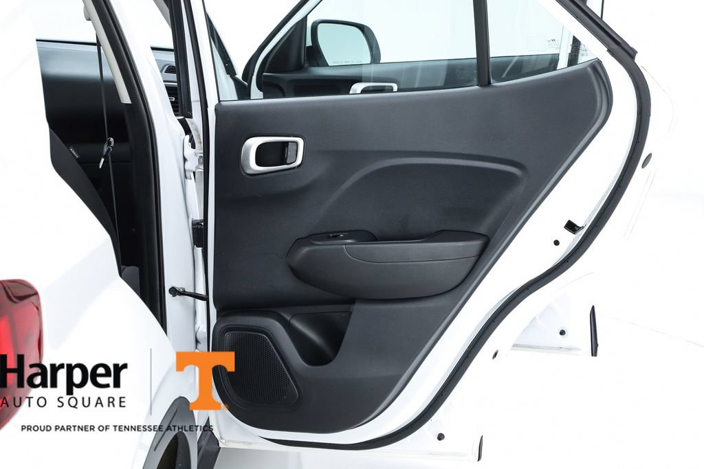 Used 2021 Hyundai Venue SE FWD image 29