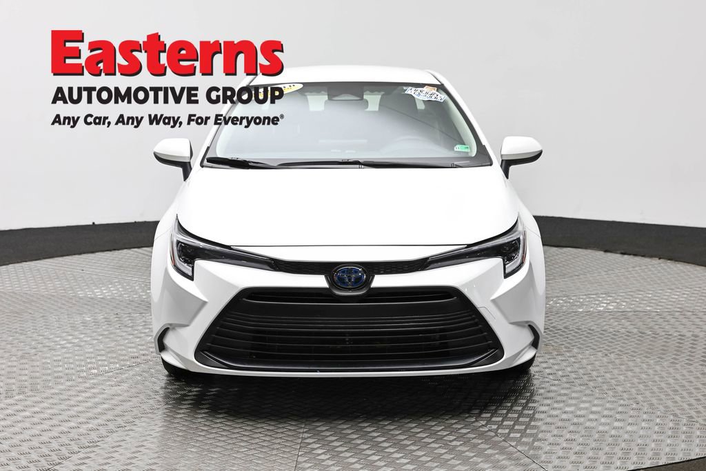 Used 2024 Toyota Corolla LE image 2