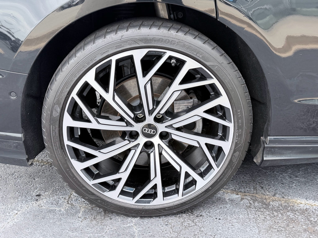 Used 2022 Audi A8 L 3.0T AWD/4WD image 35