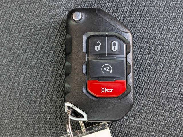 Used 2025 Jeep Wrangler Unlimited Rubicon w/ Convenience Group AWD/4WD image 27
