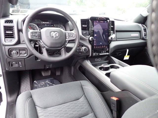 New 2026 RAM 1500 4x4 Crew Cab image 12