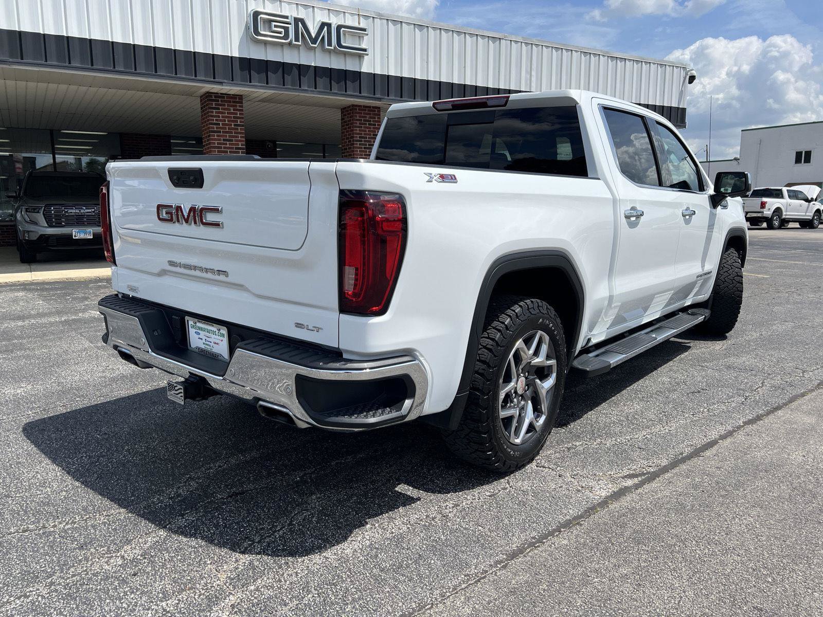 Used 2023 GMC Sierra 1500 SLT w/ SLT Premium Plus Package AWD/4WD image 5