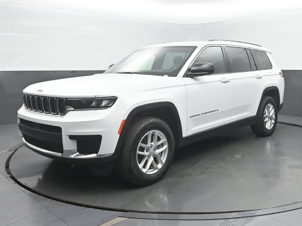 Used 2025 Jeep Grand Cherokee L Laredo w/ Luxury Tech Group I AWD/4WD image 1