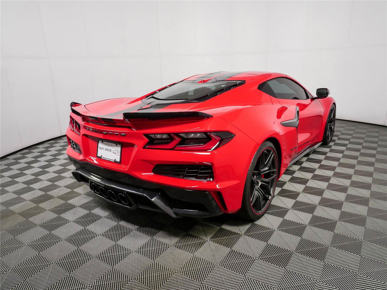Used 2024 Chevrolet Corvette Z06 RWD image 25