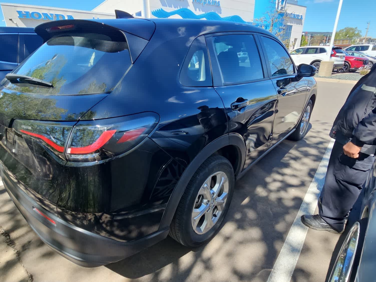 Used 2023 Honda HR-V LX image 3