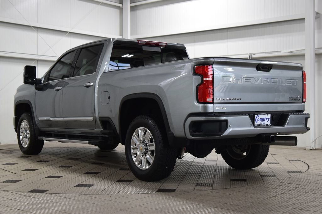 Used 2025 Chevrolet Silverado 2500 High Country w/ Technology Package AWD/4WD image 6