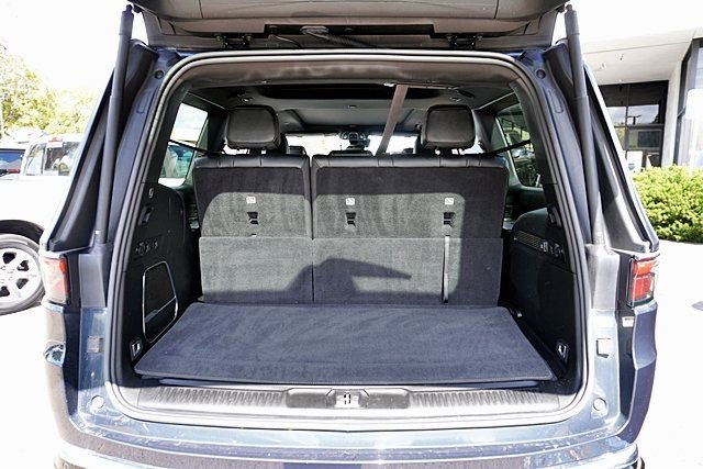 Used 2023 Jeep Wagoneer Series II w/ Premium Group I AWD/4WD image 13