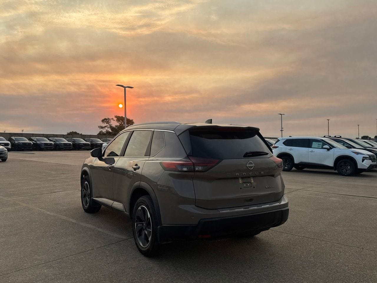 Certified 2024 Nissan Rogue SV w/ SV Premium Package AWD/4WD image 17