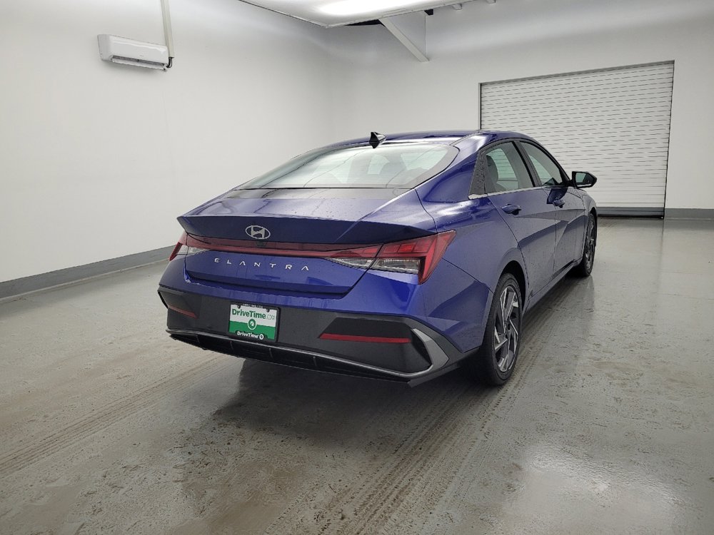 Used 2025 Hyundai Elantra SEL image 9