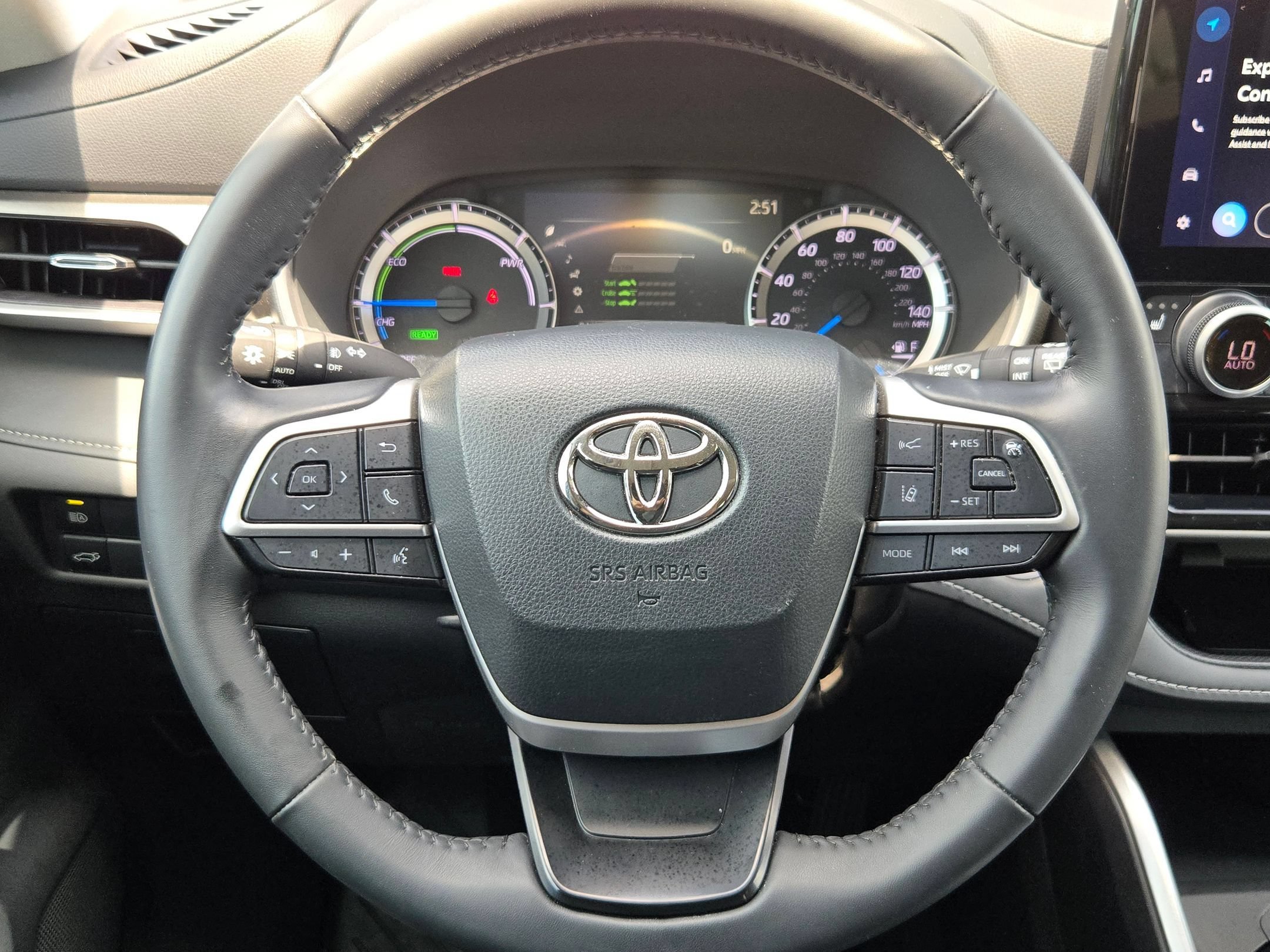 Used 2024 Toyota Highlander XLE AWD/4WD image 21