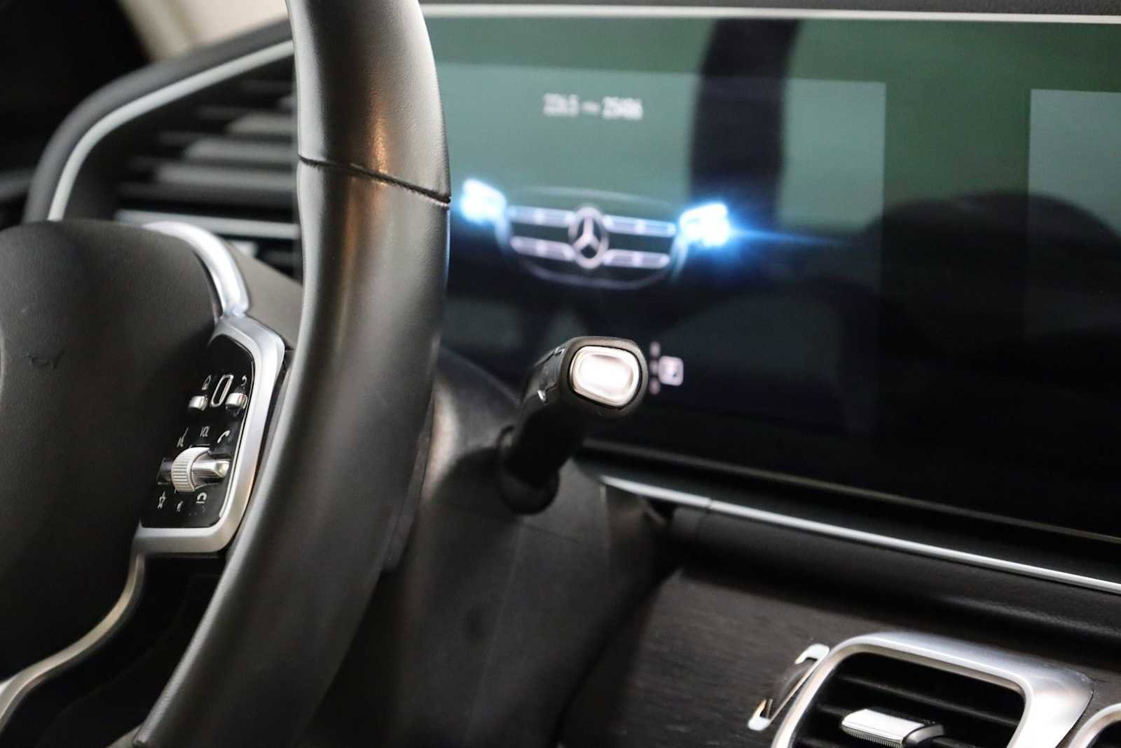 Used 2022 Mercedes-Benz GLS 450 4MATIC image 20