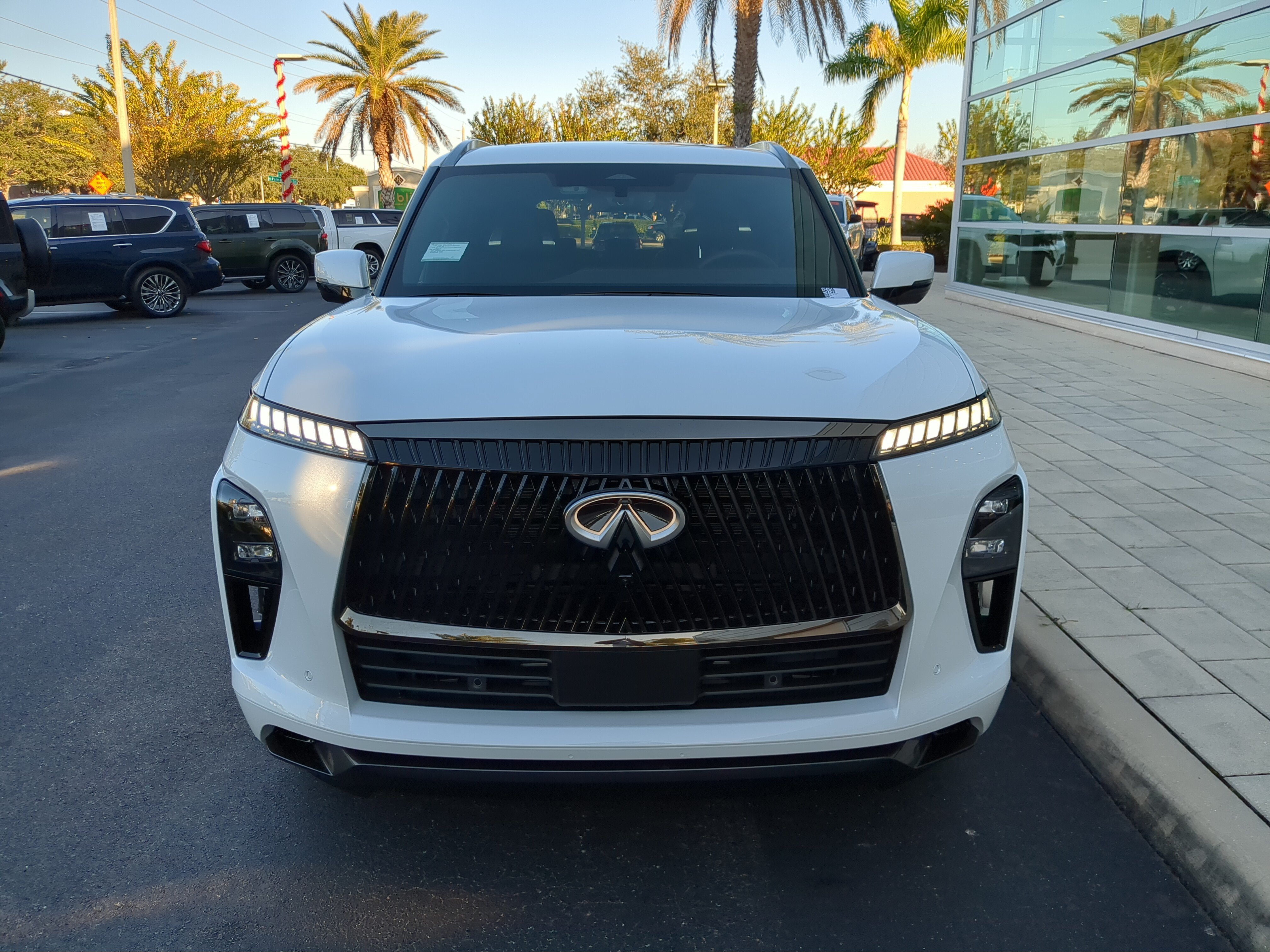 New 2026 INFINITI QX80 Autograph w/ Premium Cargo Package AWD/4WD image 2