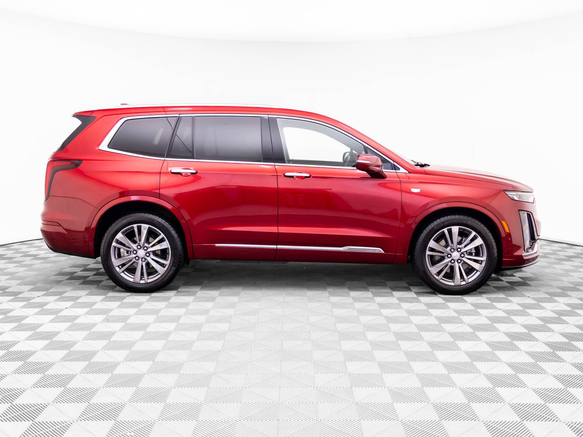 Used 2025 Cadillac XT6 Premium Luxury w/ Platinum Package AWD/4WD image 6