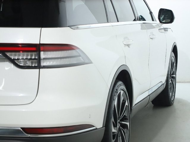 Used 2020 Lincoln Aviator Reserve w/ Equipment Group 202A image 48