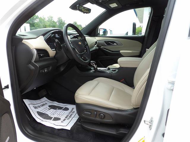 Certified 2022 Chevrolet Traverse LT w/ LT Premium Package FWD image 12