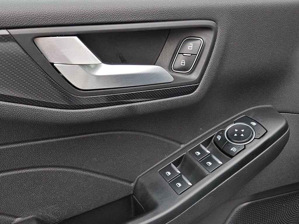 Used 2023 Ford Escape ST-Line image 25