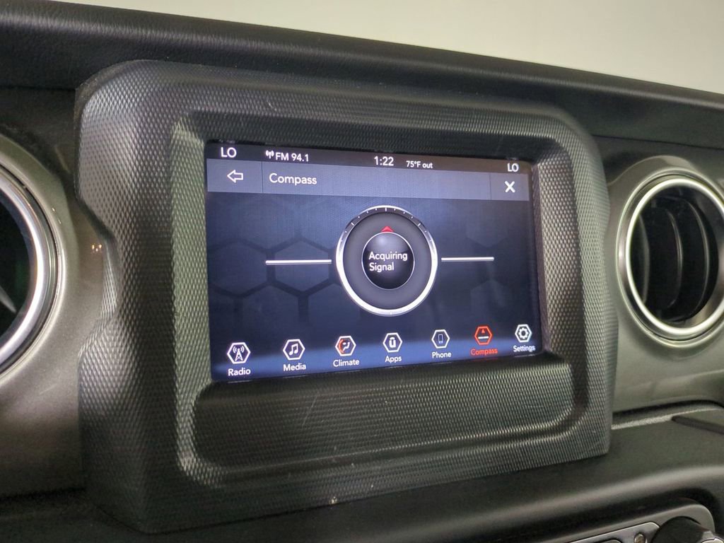 Used 2019 Jeep Wrangler Unlimited Sahara image 25