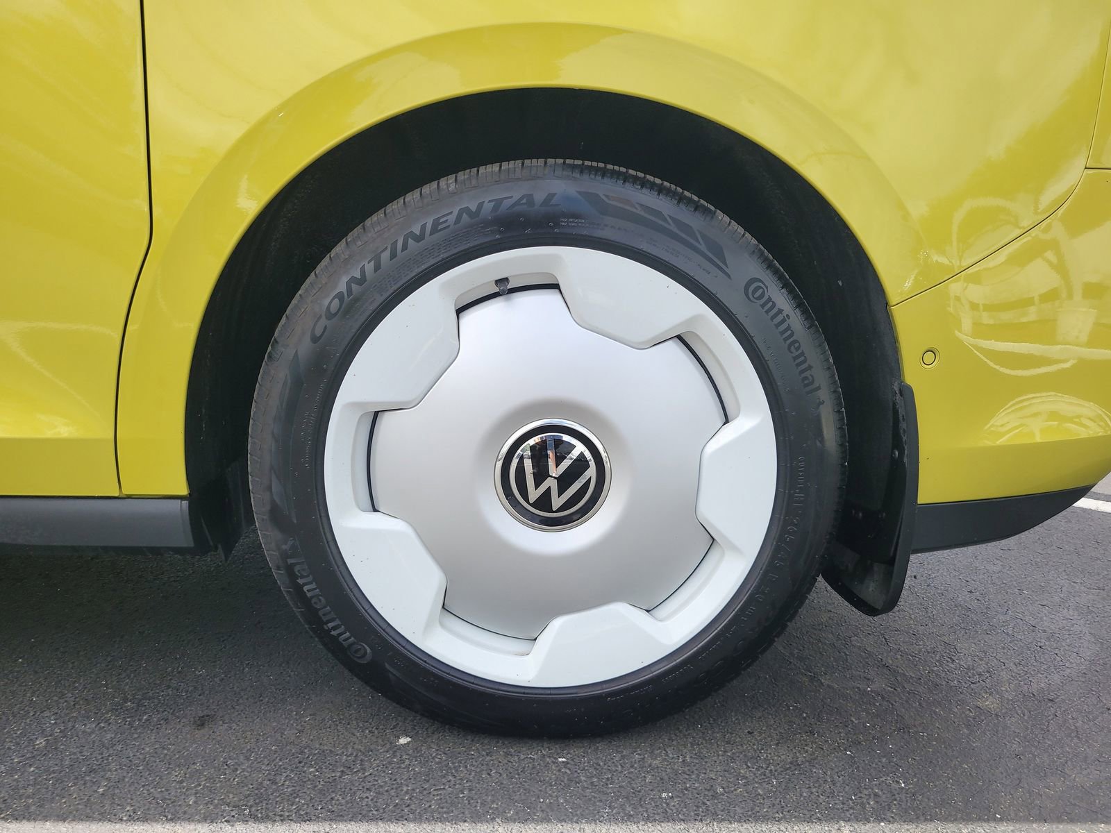 Certified 2025 Volkswagen ID. Buzz 1st Edition image 10