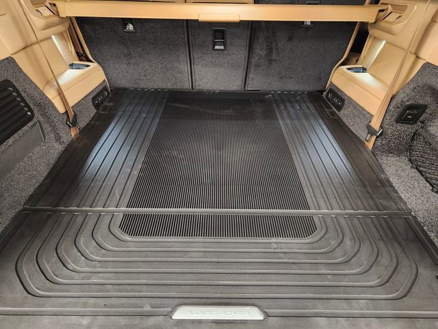 New 2026 Land Rover Range Rover Long Wheelbase SE image 32