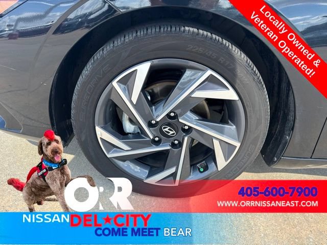 Used 2025 Hyundai Elantra Limited FWD image 9