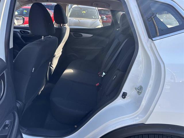 Used 2022 Nissan Rogue Sport S image 8