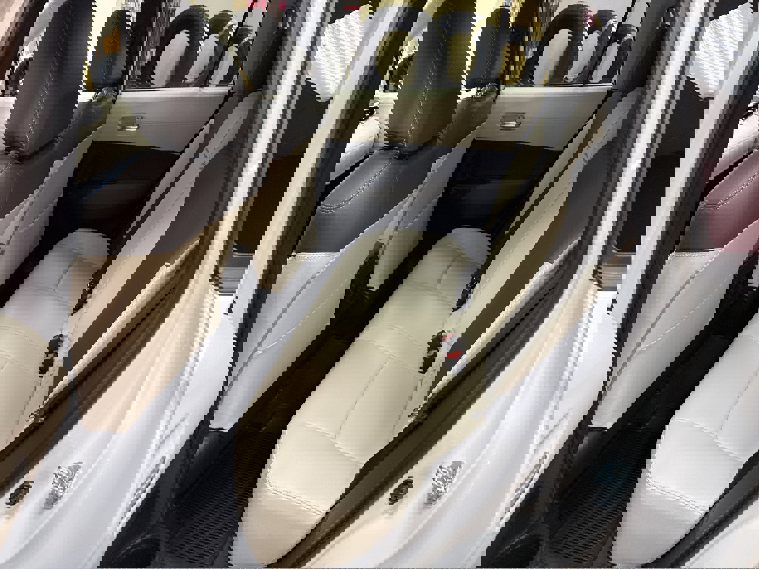 Used 2024 Toyota Corolla Cross XLE w/ Convenience Package image 29