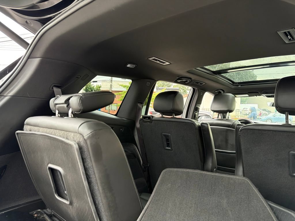 Used 2022 Cadillac XT6 Premium Luxury w/ Technology Package AWD/4WD image 16