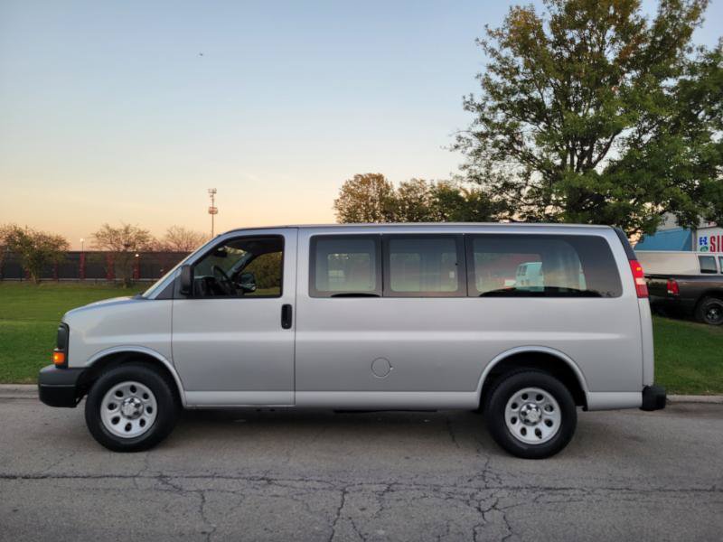 Used 2014 Chevrolet Express 1500 RWD image 2