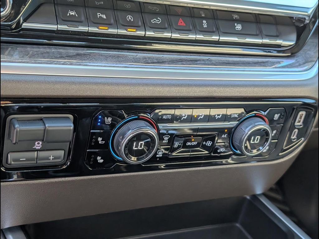 Used 2022 Chevrolet Silverado 1500 LTZ w/ Technology Package image 19