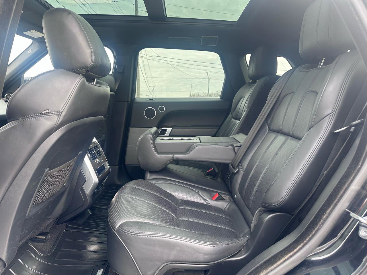 Used 2017 Land Rover Range Rover Sport HSE image 12