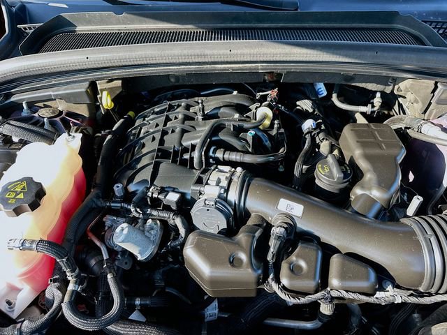 Used 2025 Jeep Grand Cherokee Limited w/ Luxury Tech Group II image 31