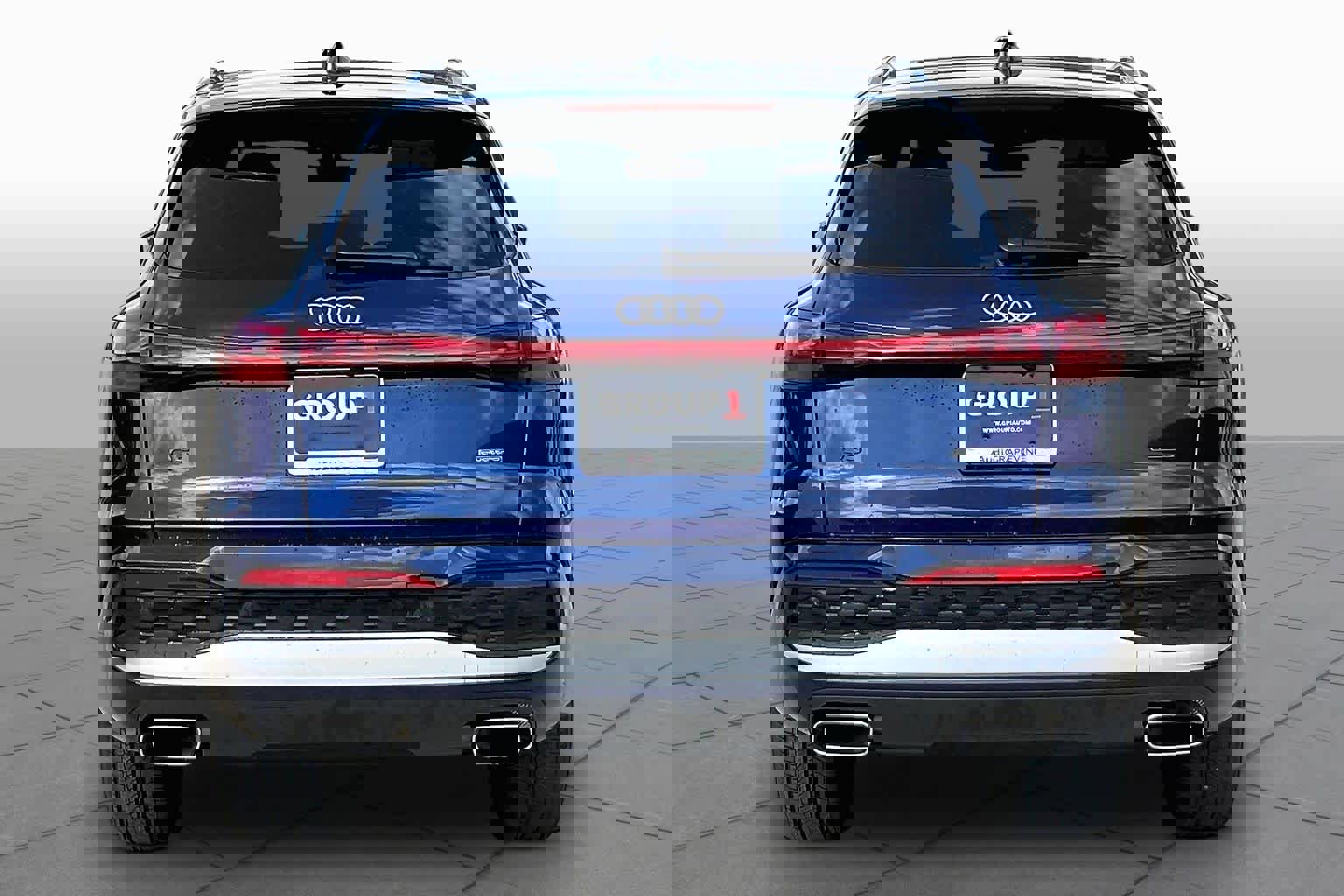 Used 2025 Audi Q5 Premium w/ Convenience Package image 5