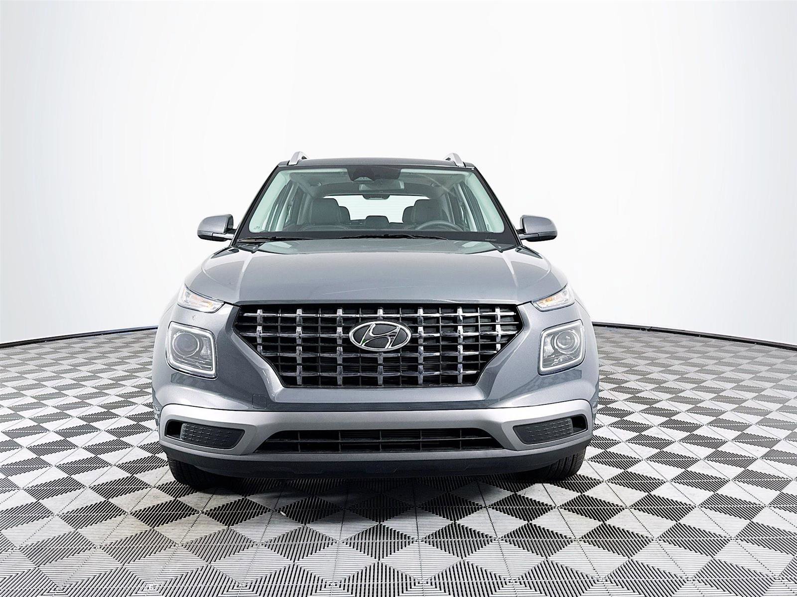 New 2025 Hyundai Venue SEL image 2