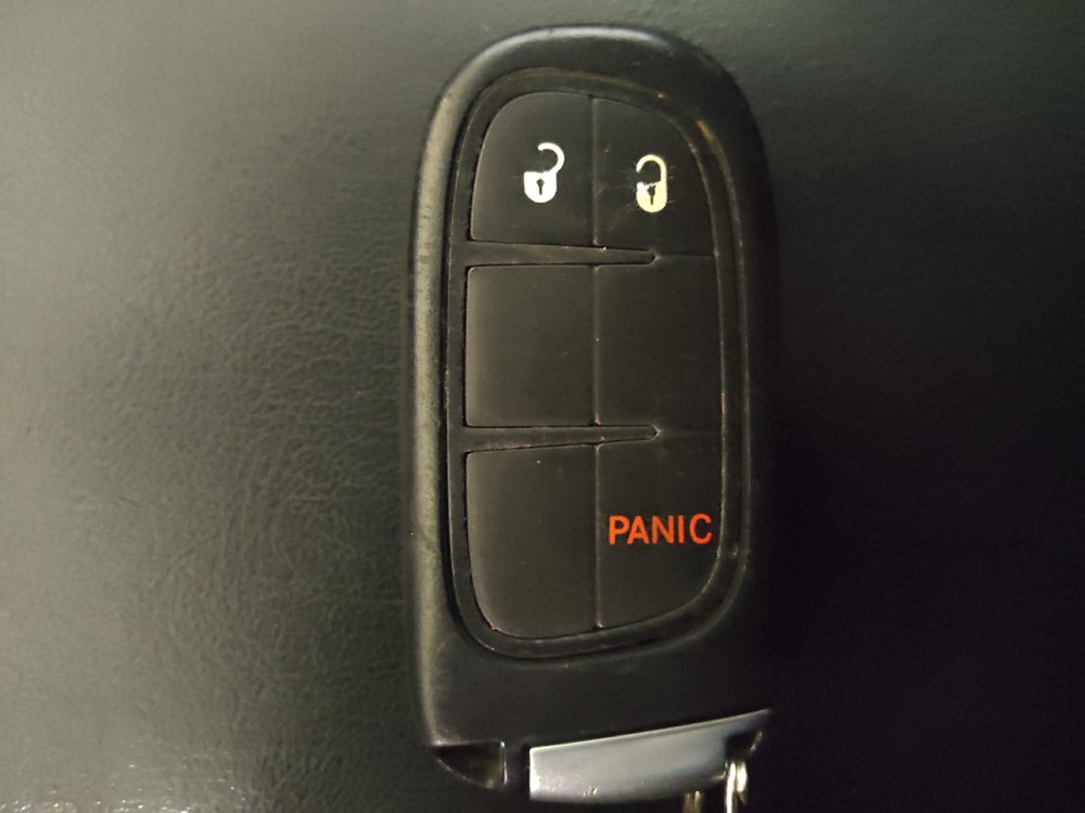 Used 2020 Jeep Cherokee Latitude Plus FWD image 32