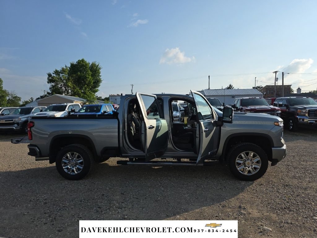 Used 2026 Chevrolet Silverado 2500 High Country w/ High Country Premium Package AWD/4WD image 39
