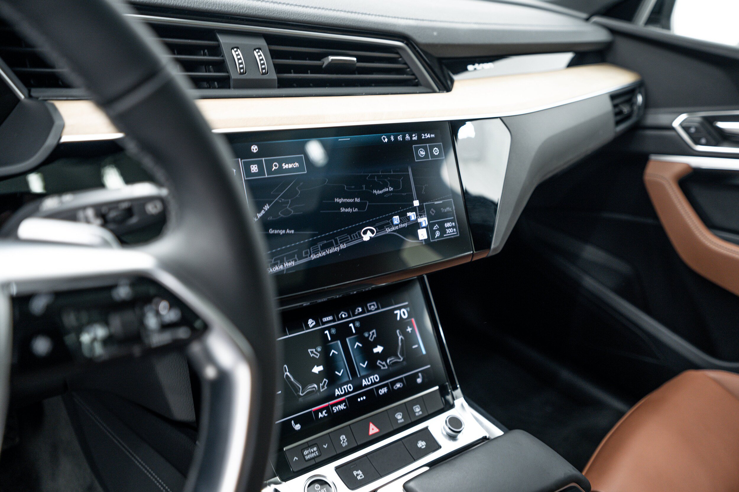 Certified 2024 Audi Q8 e-tron Premium AWD/4WD image 13
