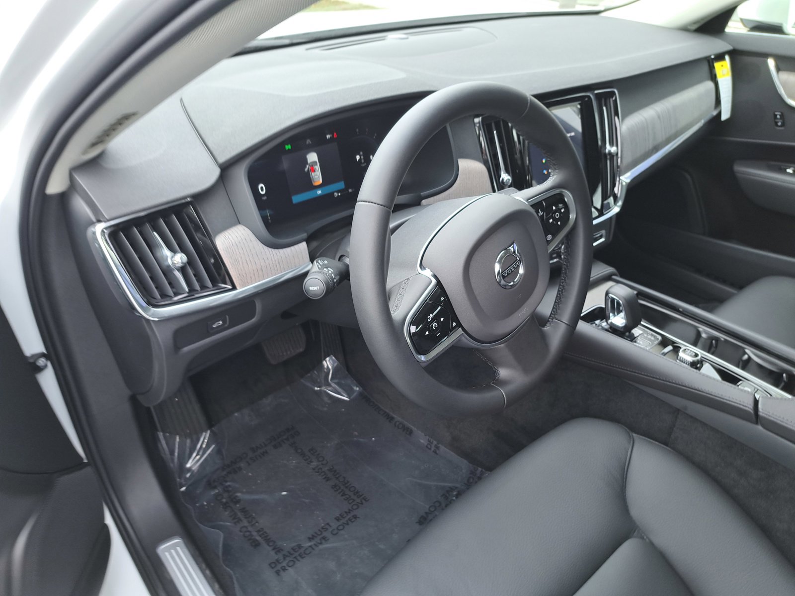 New 2025 Volvo S90 B6 Plus image 5