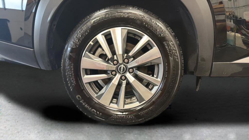 Certified 2025 Nissan Pathfinder SL image 13