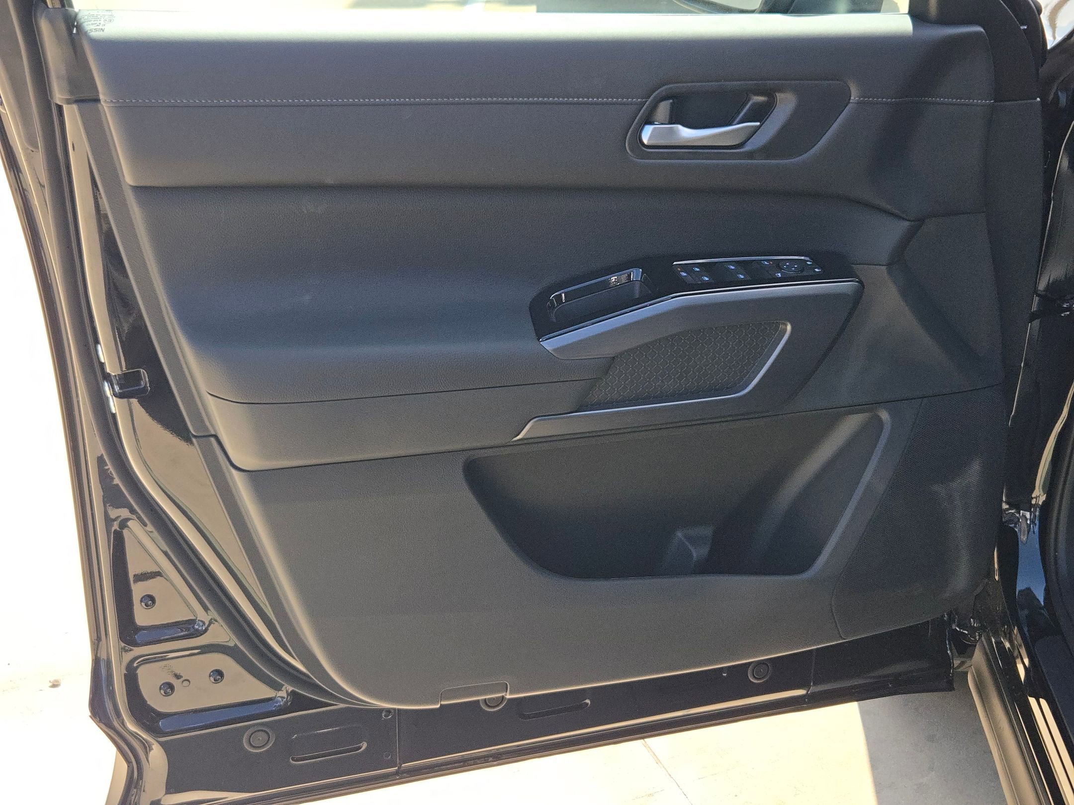New 2026 Nissan Pathfinder SL FWD image 11
