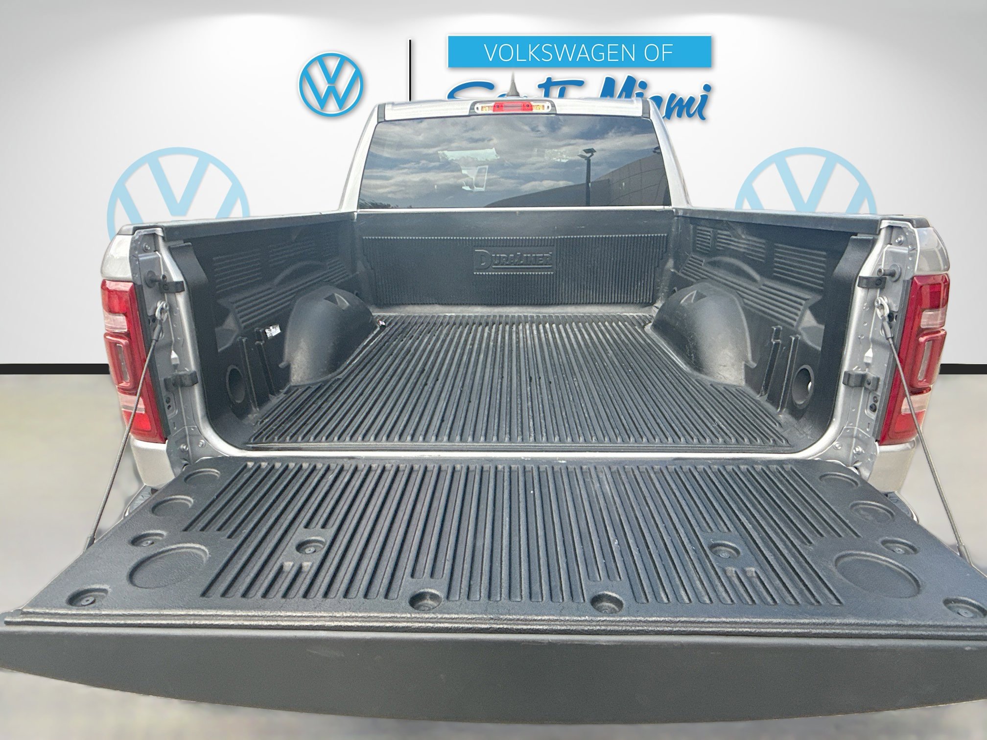 Used 2024 RAM 1500 Laramie RWD image 27