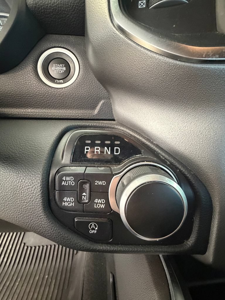 Used 2024 RAM 1500 Big Horn AWD/4WD image 30