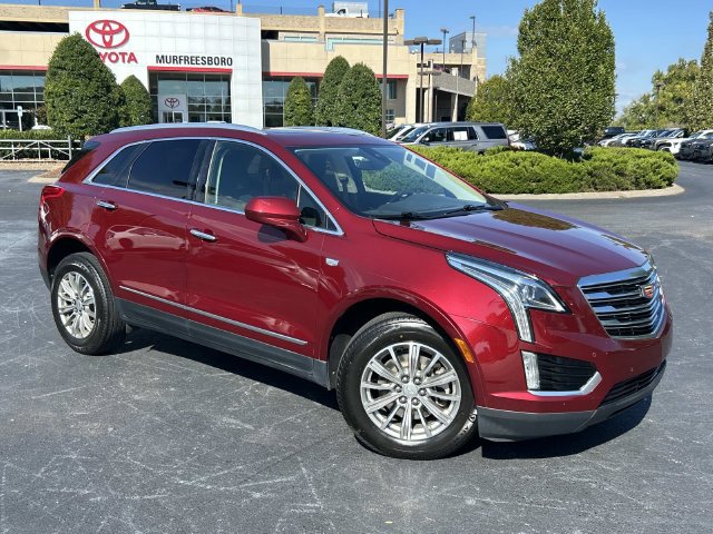 Used 2017 Cadillac XT5 Luxury w/ Driver Awareness Package FWD image 2