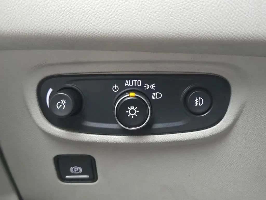 Used 2019 GMC Terrain Denali w/ Comfort Package image 14