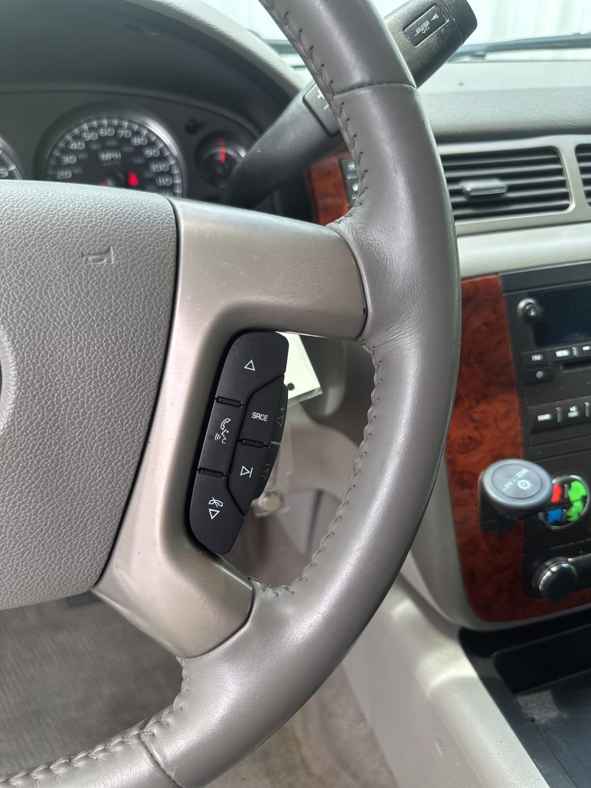 Used 2013 Chevrolet Suburban LT image 20