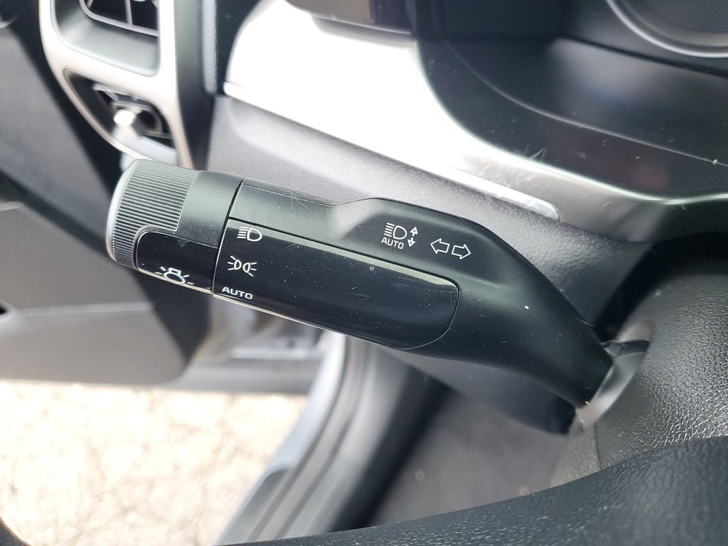 Certified 2023 Kia Sorento LX AWD/4WD image 16