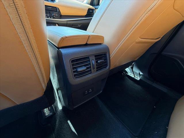 Used 2023 Nissan Rogue Platinum FWD image 19