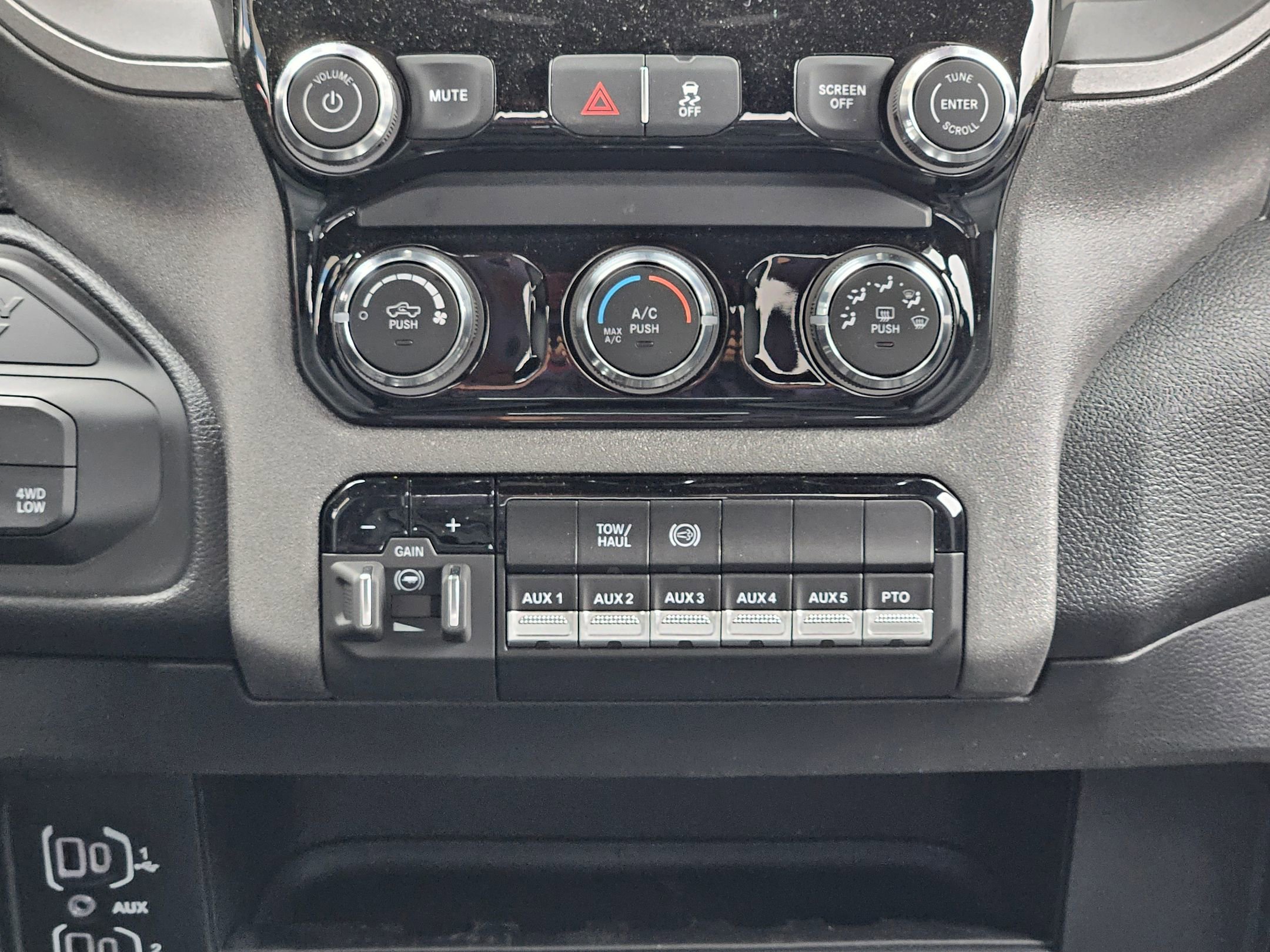 New 2026 RAM 3500 Tradesman w/ Chrome Appearance Group image 13