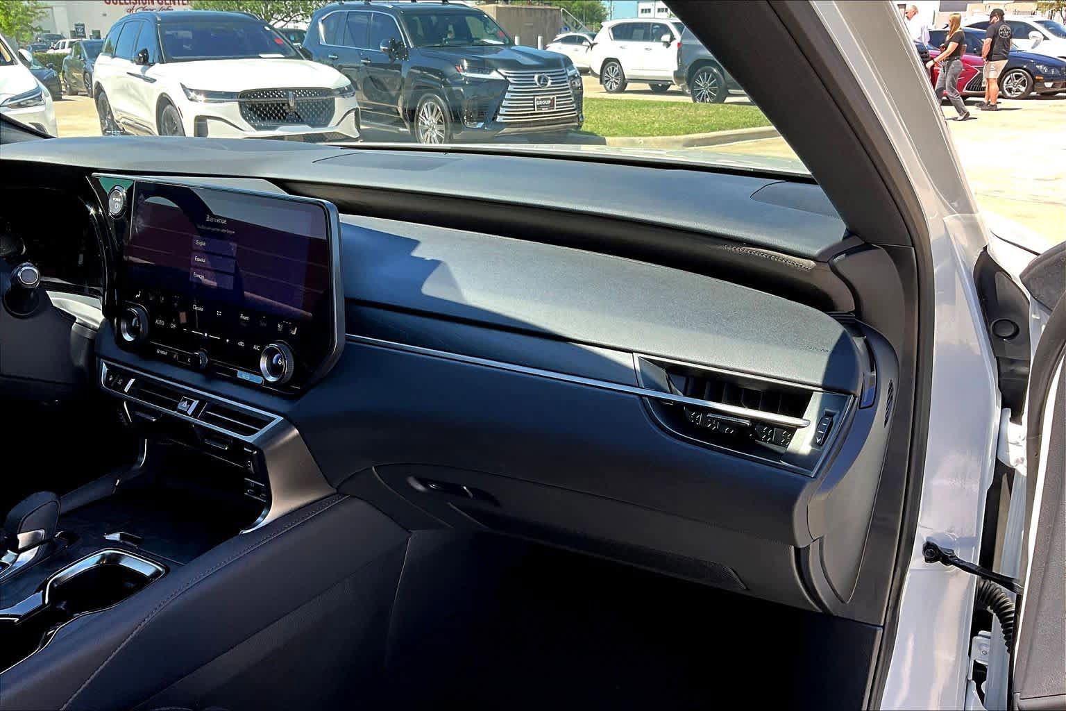 Used 2026 Lexus RX 450h Luxury image 19